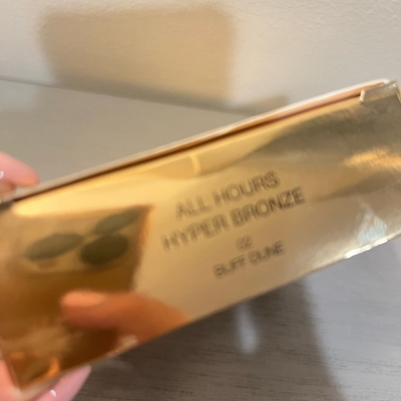🌺NIB YSL ALL Hours Hyper Bronze .. 02 Buff Dune 🌺 - Picture 4 of 9